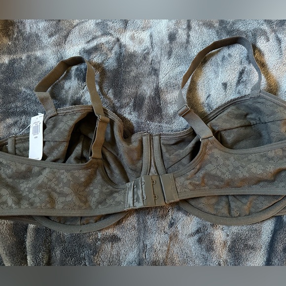 NWT ON • 40DD Unlined Lace Bra - Picture 4 of 4